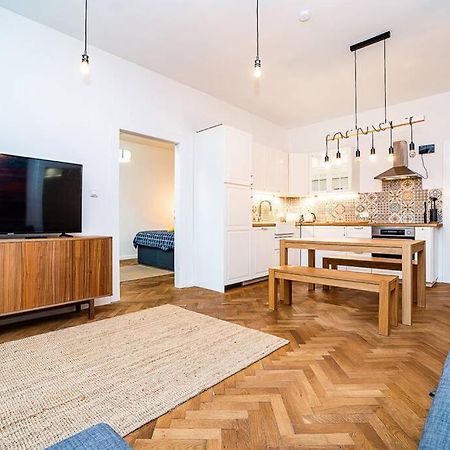 Апартаменты Elegant, Modern, 2-Bed Flat By Museum Of Прага Экстерьер фото