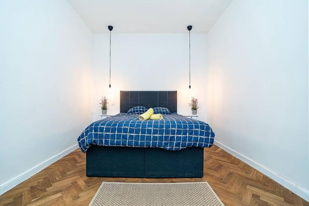 Апартаменты Elegant, Modern, 2-Bed Flat By Museum Of Прага Экстерьер фото