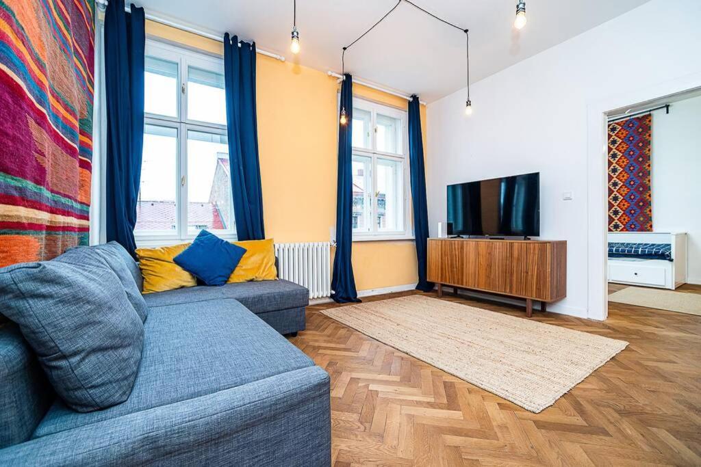 Апартаменты Elegant, Modern, 2-Bed Flat By Museum Of Прага Экстерьер фото
